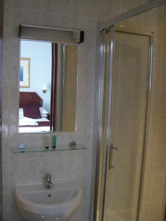 Kings Paget Hotel West Drayton  Chambre photo