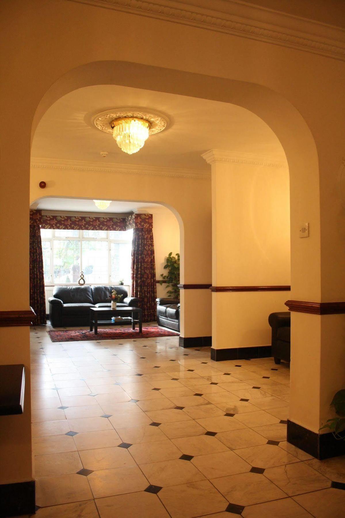 Kings Paget Hotel West Drayton  Extérieur photo