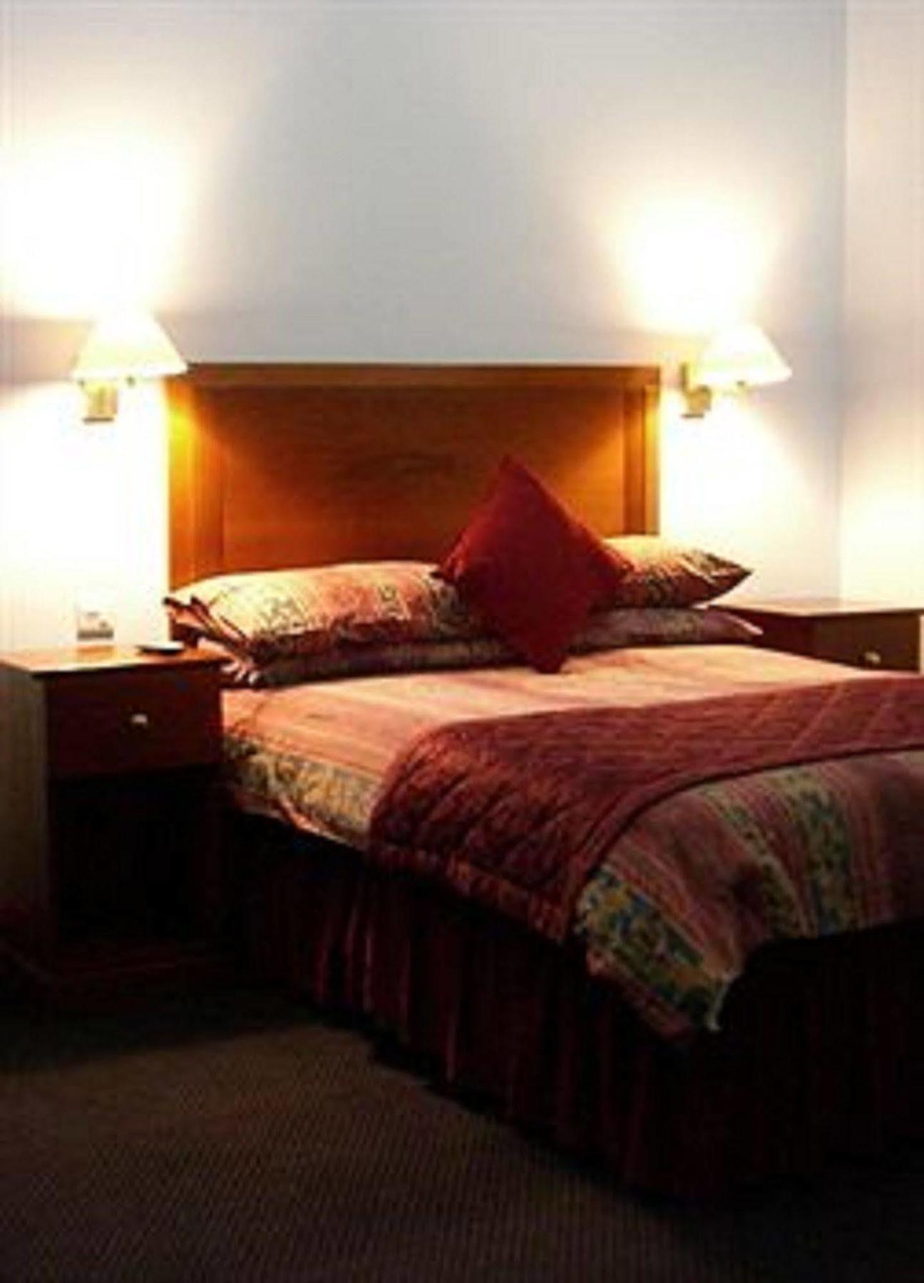 Kings Paget Hotel West Drayton  Extérieur photo