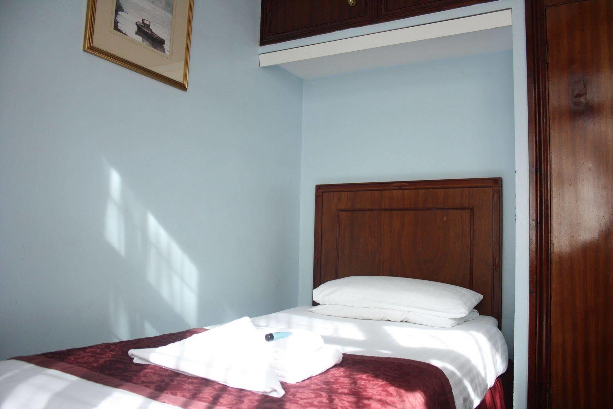 Kings Paget Hotel West Drayton  Extérieur photo