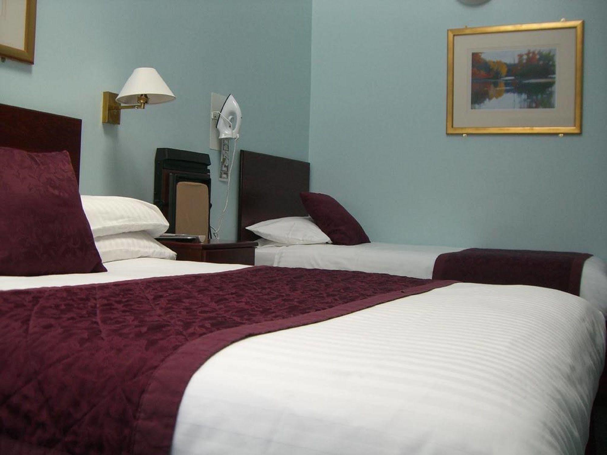 Kings Paget Hotel West Drayton  Extérieur photo